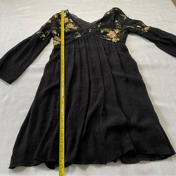 J GEE Black Embroidered Long Sleeve Boho Flowy Casual Mini Dress Size S - Picture 6 of 8